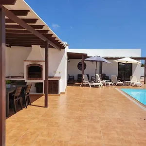  Villa Santana